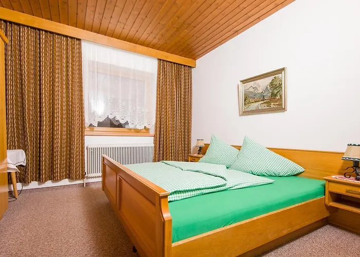 Gaestehaus Helga Apartamento Scharnitz