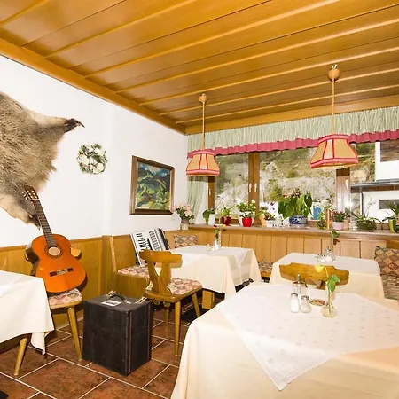 Gaestehaus Helga Appartement Scharnitz